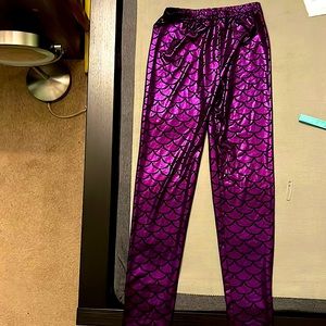 CUTE and COMFY Mermaid stretch purple leggings. Size small/medium for Halloween